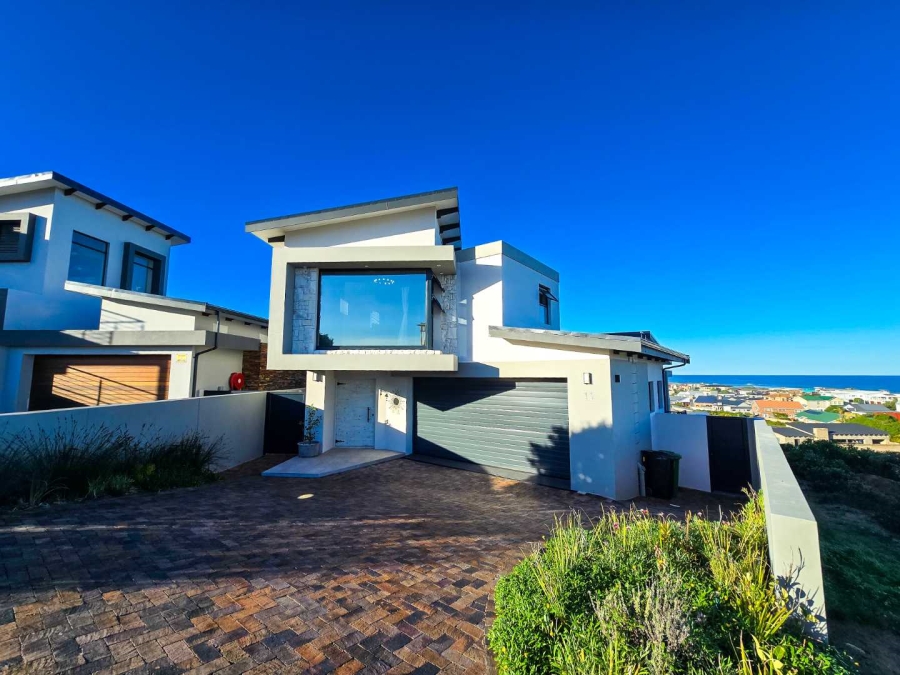 2 Bedroom Property for Sale in Stilbaai Oos Western Cape